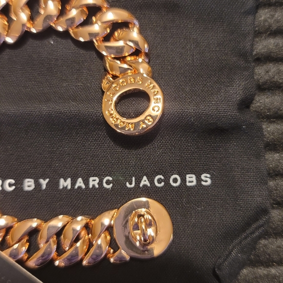 Marc by Marc Jacobs Katie Turn Lock Rose Gold Bracelet - Picture 4 of 7